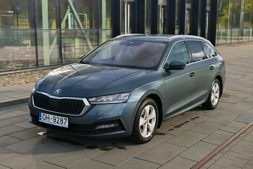 SKODA Octavia Combi e-TEC '22